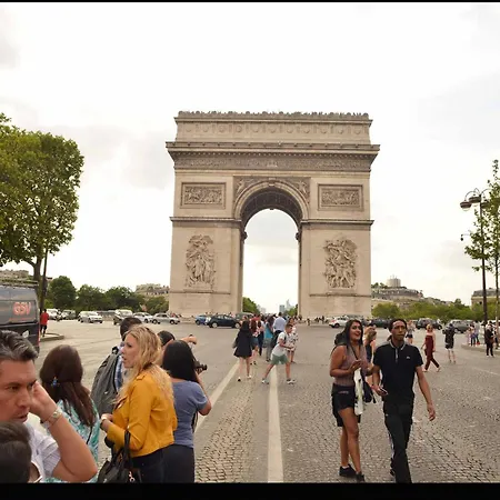 Champs Elysees 8 Apartment
